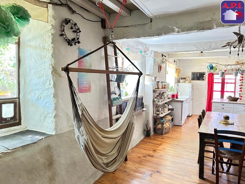 Maison - 228 m² - 8 pièces