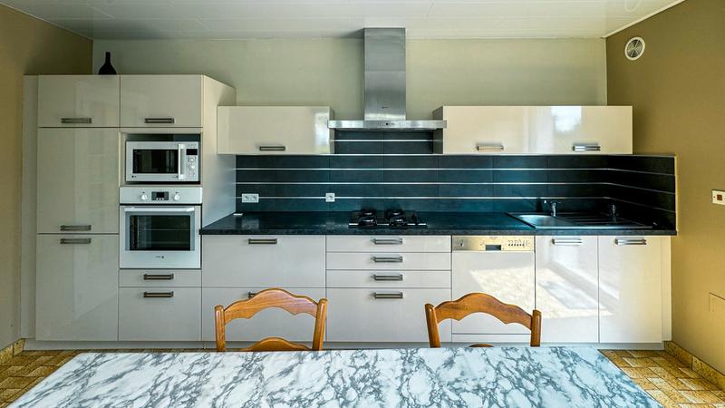 Maison traditionnelle - 144 m² - 7 pièces