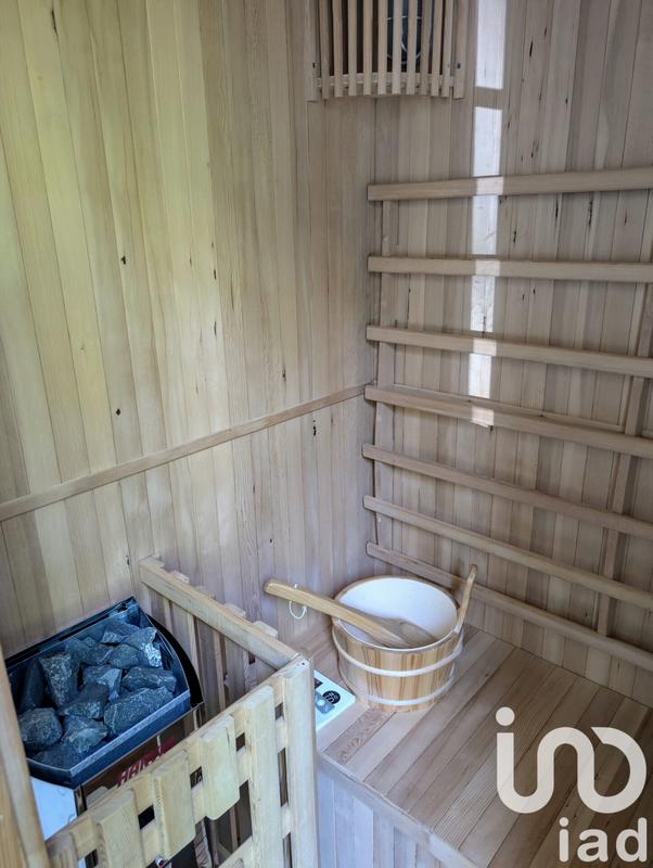 Maison - 369 m² - 9 pièces