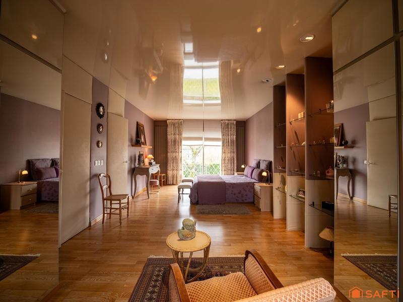 Maison - 260 m² - 5 pièces