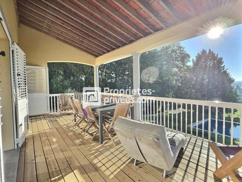 Maison - 308 m² - 9 pièces