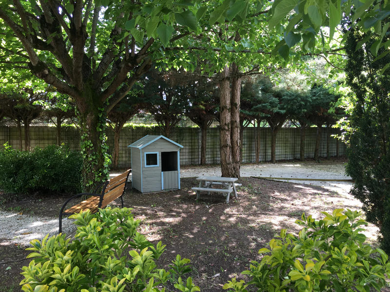 Maison - 847 m² - 36 pièces