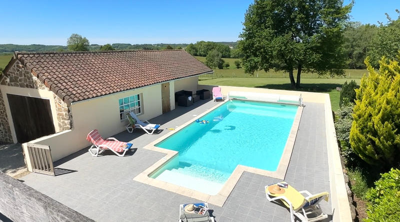 Maison - 230 m² - 9 pièces