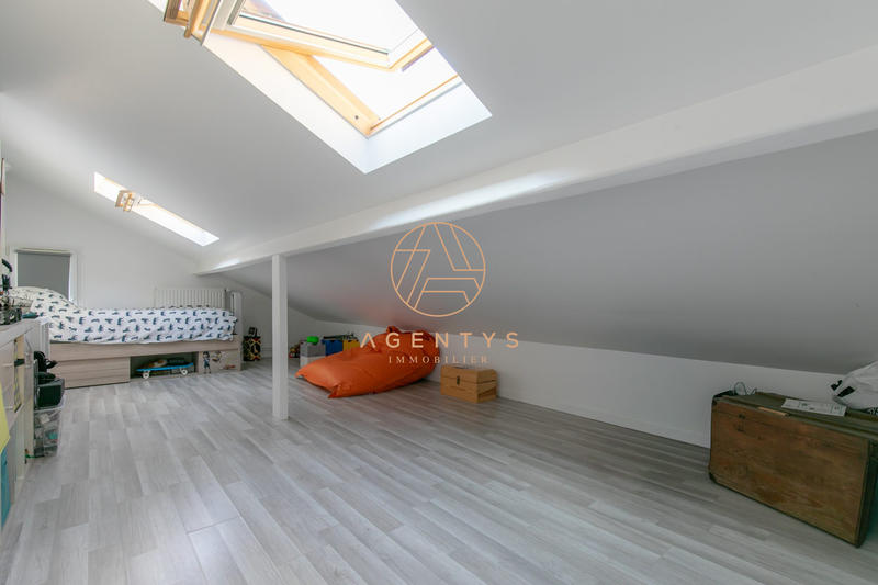 Maison - 97 m² - 5 pièces