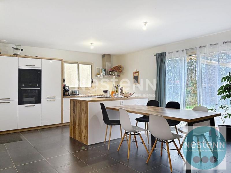 Maison - 99 m² - 5 pièces