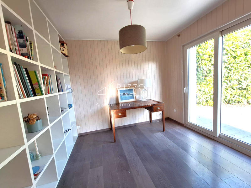 Maison - 180 m² - 6 pièces