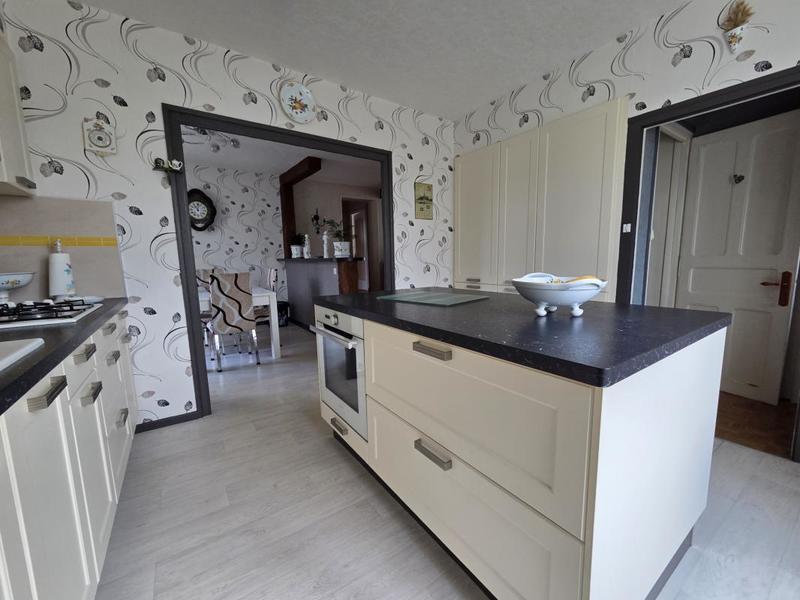 Maison - 143 m² - 6 pièces