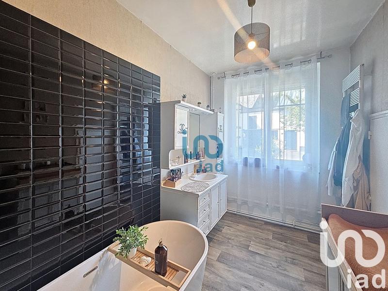 Maison - 233 m² - 7 pièces