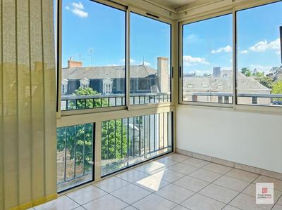 Appartement - 85 m² - 5 pièces