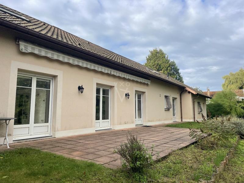 Maison - 265 m² - 9 pièces