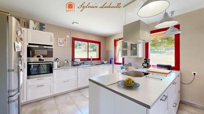 Maison - 180 m² - 5 pièces