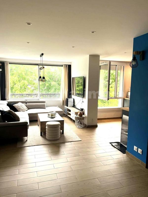 Appartement - 80 m² - 3 pièces