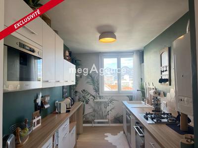 Appartement - 60 m² - 2 pièces