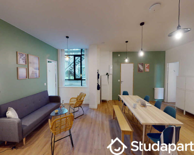 Chambre - 150 m² - 1 pièce