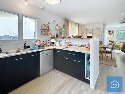 Maison - 98 m² - 5 pièces