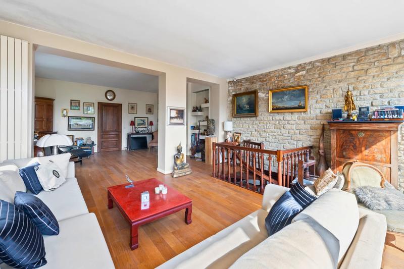 Maison - 289 m² - 10 pièces