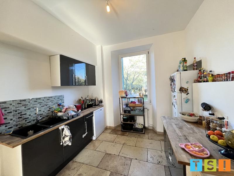 Maison - 260 m² - 7 pièces