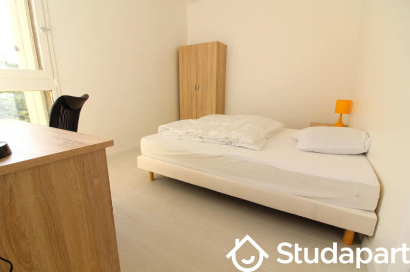 Chambre - 11 m² - 1 pièce