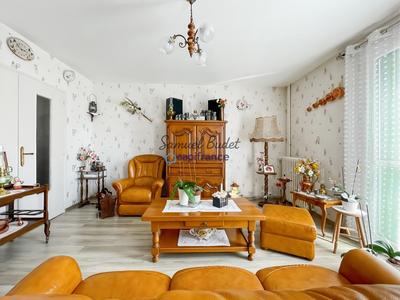 Appartement - 84 m² - 4 pièces