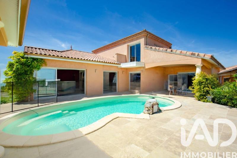 Maison de maîtres - 222 m² - 11 pièces