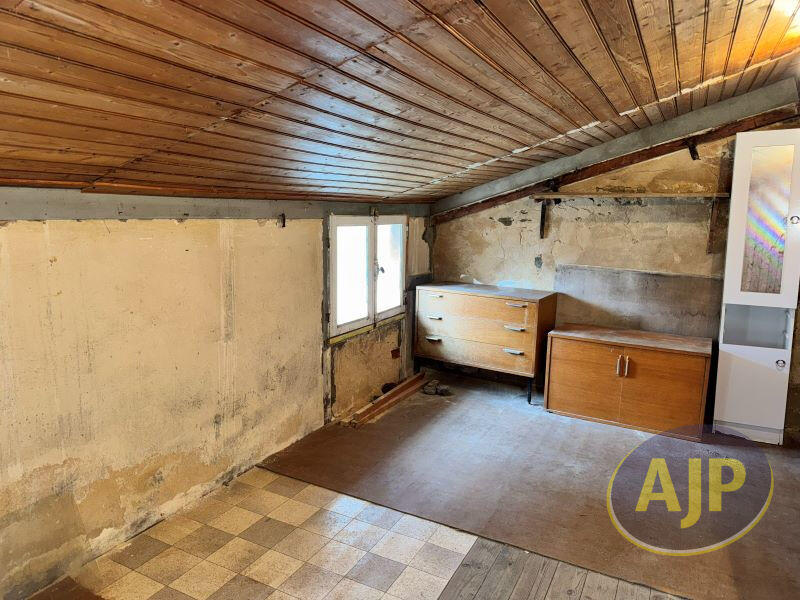 Maison - 121 m² - 6 pièces