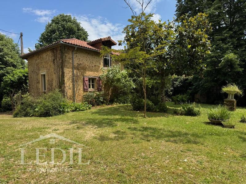 Propriété - 300 m² - 7 pièces