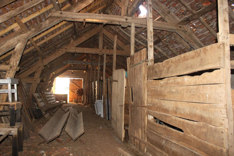 Ferme - 800 m² - 1 pièce