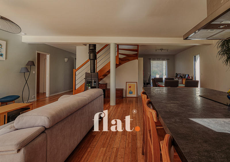 Maison - 150 m² - 5 pièces