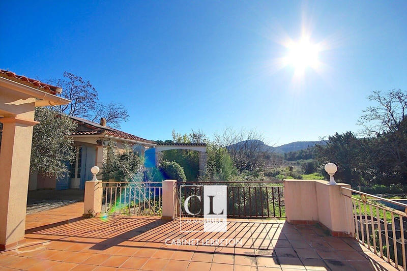 Villa - 295 m² - 5 pièces