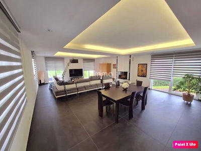 Maison - 165 m² - 6 pièces