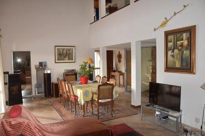 Maison - 200 m² - 8 pièces