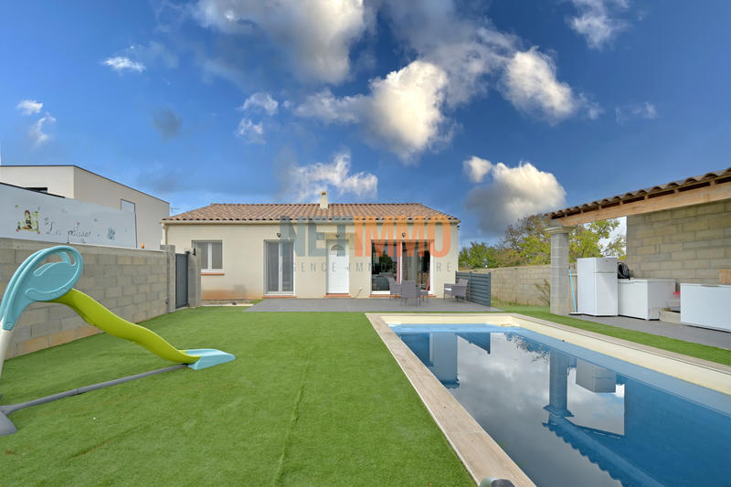 Villa - 100 m² - 5 pièces