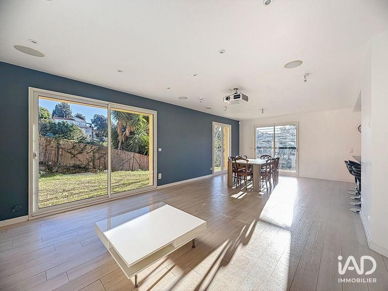 Maison - 167 m² - 7 pièces