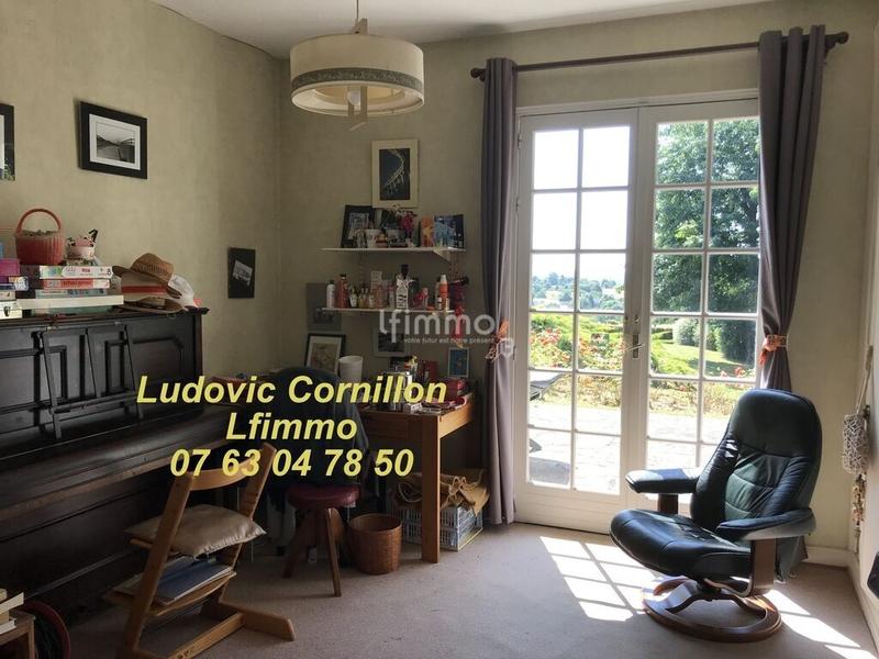 Maison - 207 m² - 11 pièces