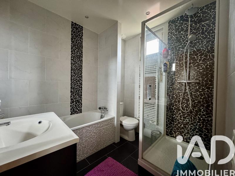 Maison - 121 m² - 8 pièces