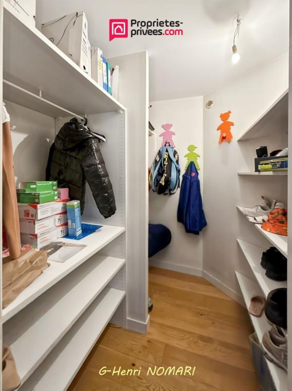 Maison - 185 m² - 9 pièces