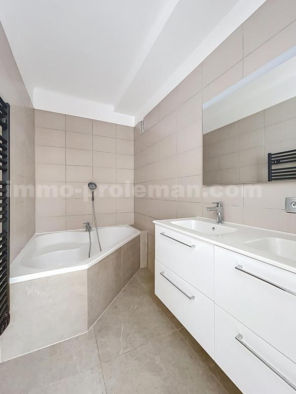 Appartement - 80 m² - 3 pièces