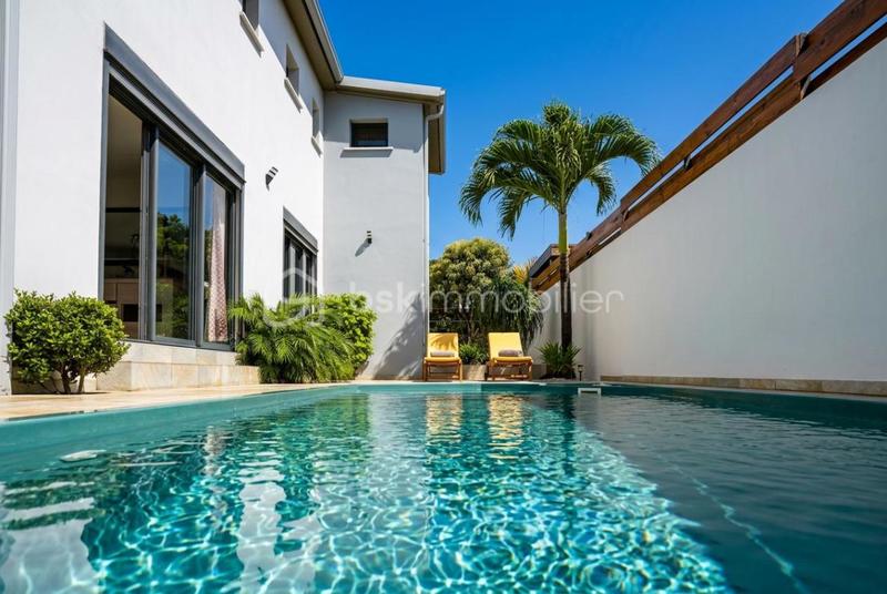 Maison - 176 m² - 5 pièces