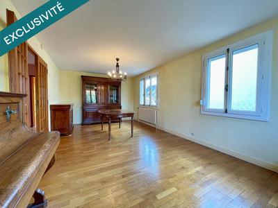 Maison - 143 m² - 7 pièces