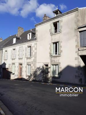 Maison - 230 m² - 10 pièces