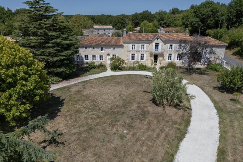 Maison de campagne - 301 m² - 7 pièces