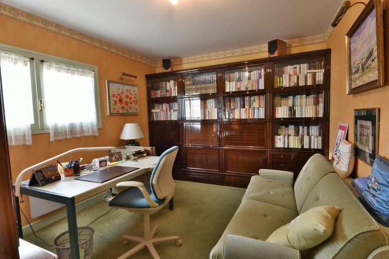 Maison - 240 m² - 11 pièces