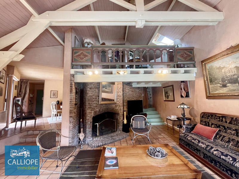 Maison - 208 m² - 8 pièces