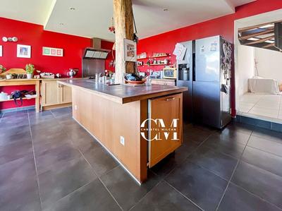 Maison - 307 m² - 7 pièces