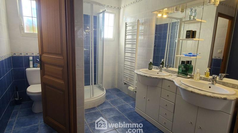 Villa - 199 m² - 7 pièces