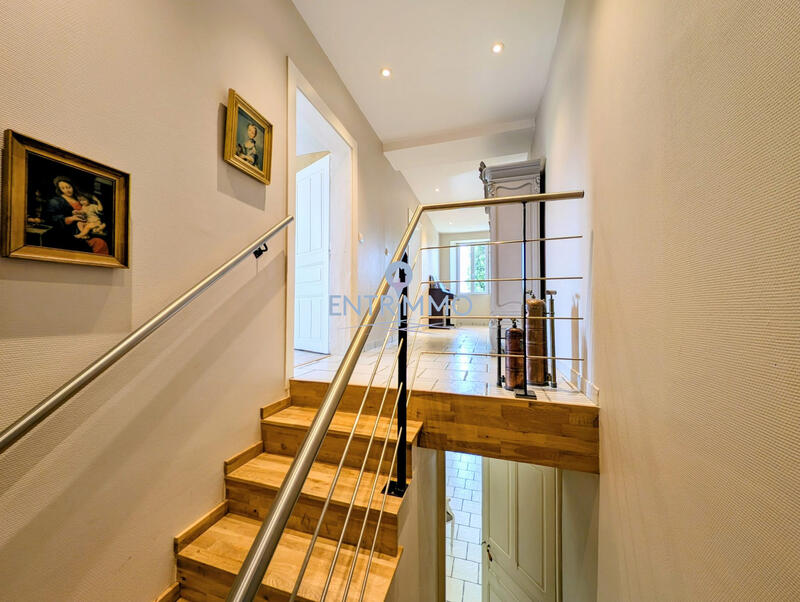 Maison - 178 m² - 6 pièces