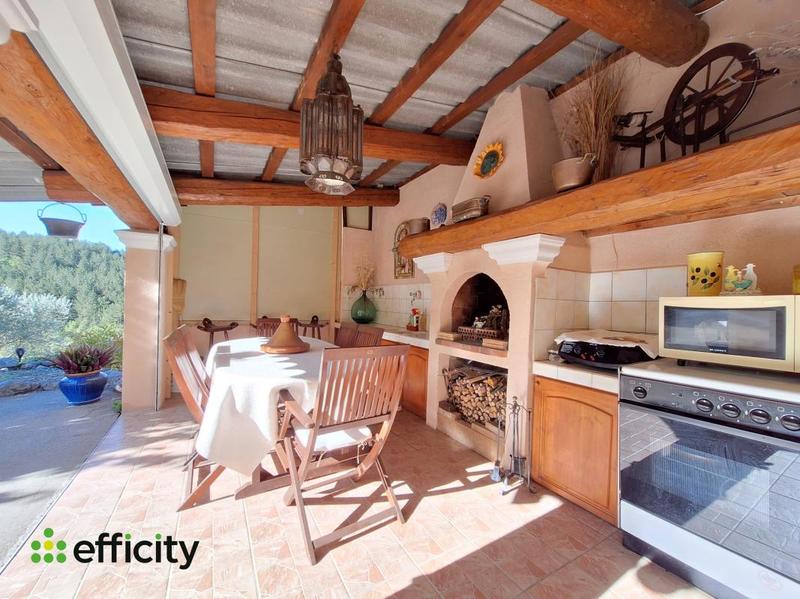 Villa - 168 m² - 6 pièces