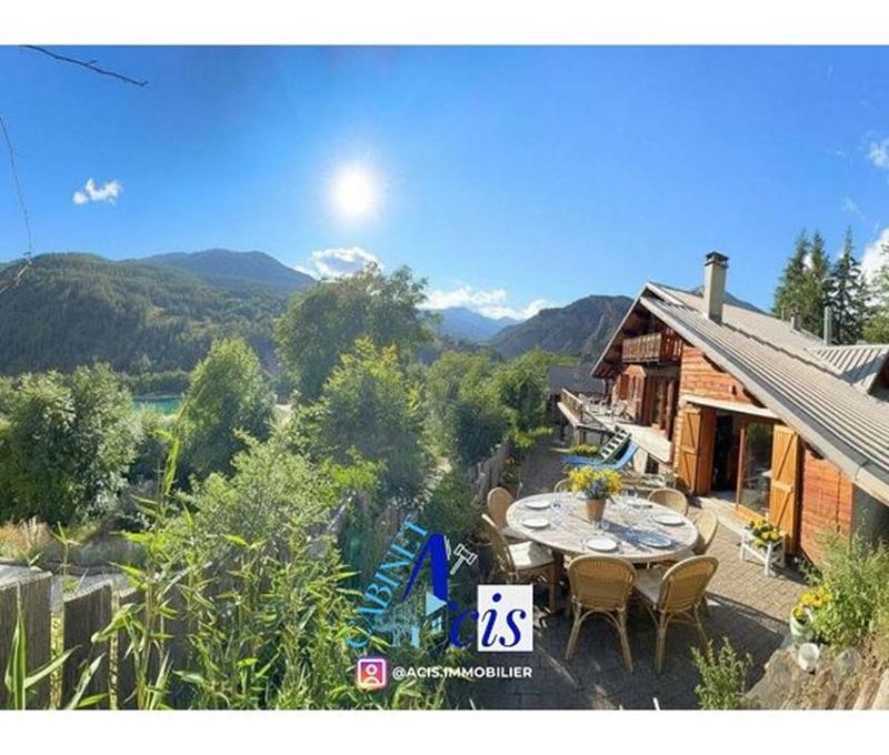 Maison - 197 m² - 7 pièces