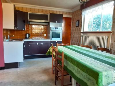 Maison - 185 m² - 8 pièces