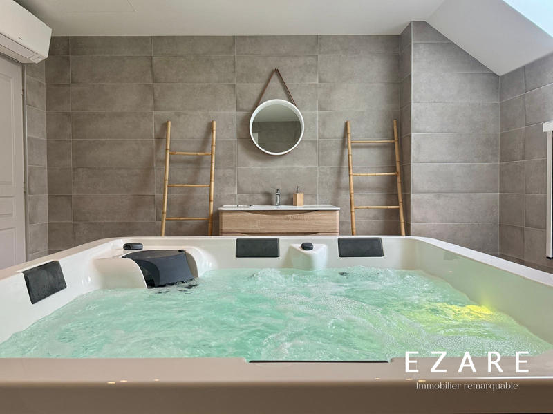 Maison - 309 m² - 14 pièces